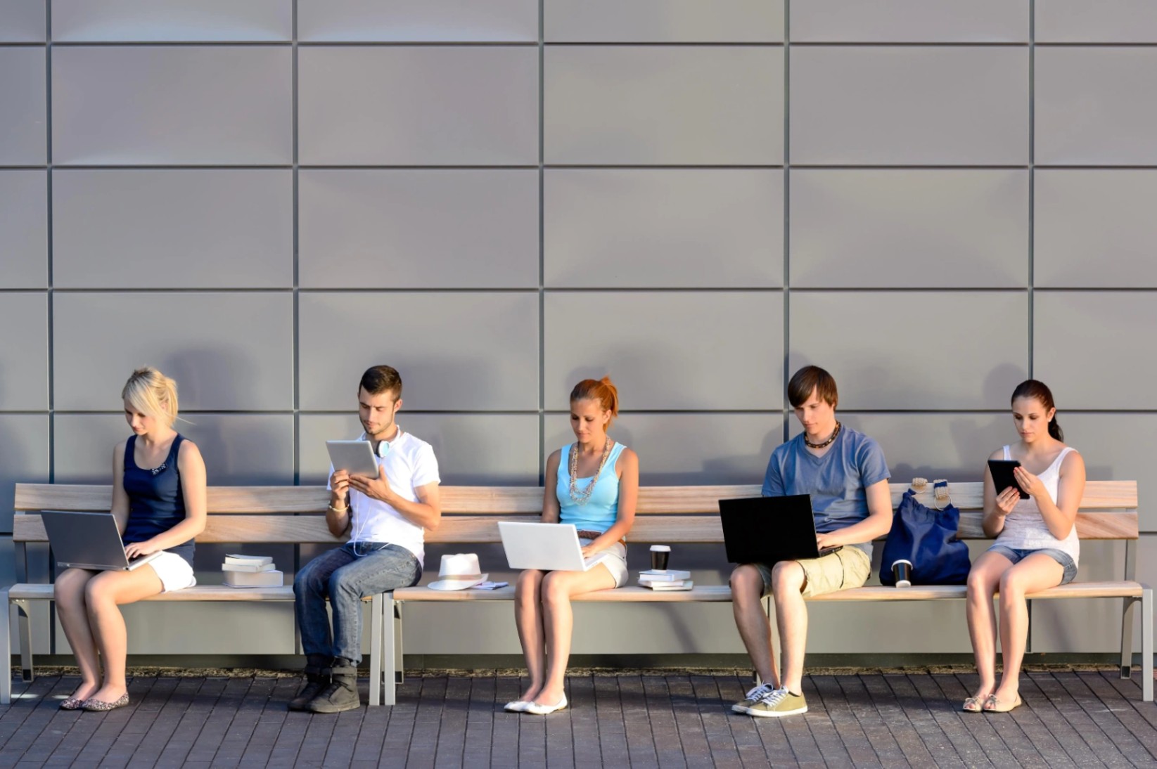 Why expatriates in the UAE choose our telecom services